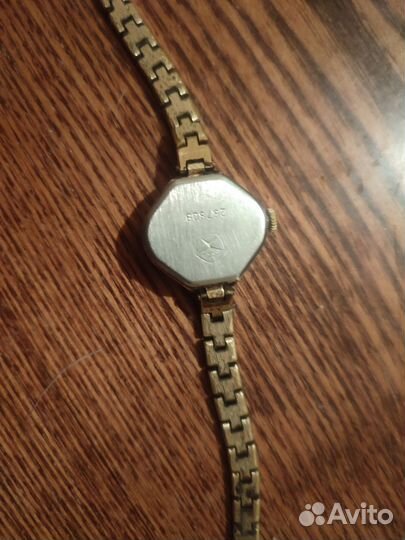 Часы наручные механические женские