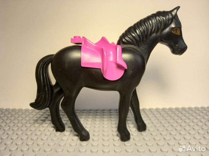 Lego лошадь чёрного цвета