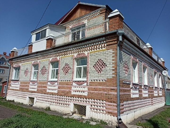 Коттедж 257 м² на участке 9 сот.