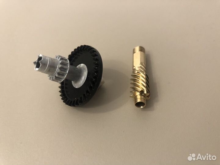 Главна пара Shimano Nasci 16 2500