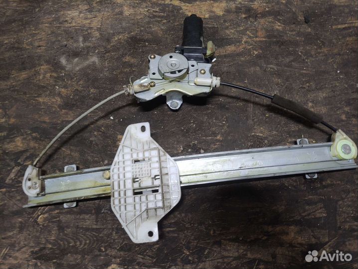 Стеклоподьемник задний левый Hyundai Sonata 4 EF
