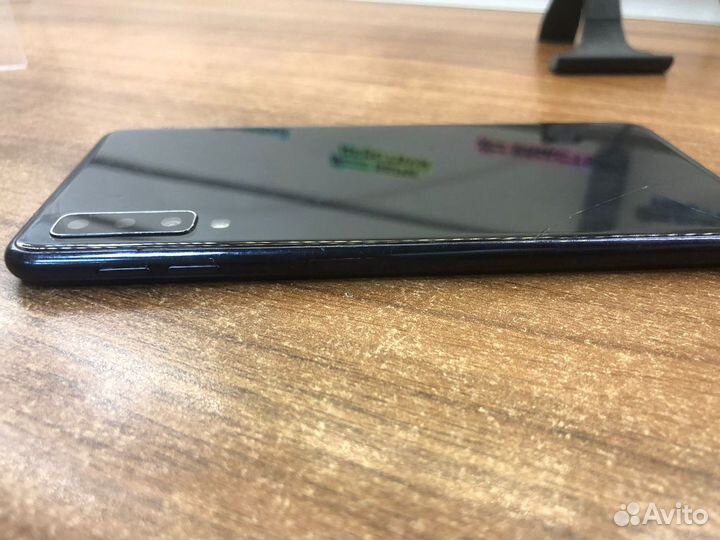 Samsung Galaxy A7 (2018), 4/64 ГБ