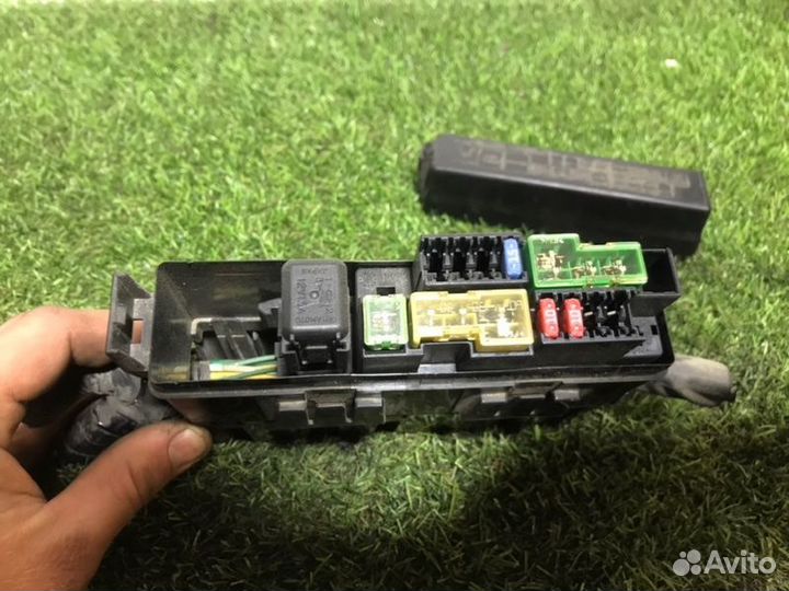 Блок предохранителей Nissan Note E11 2010