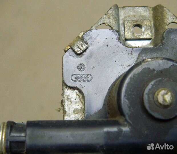 Стеклоподъемник задний правый Audi 100 C3