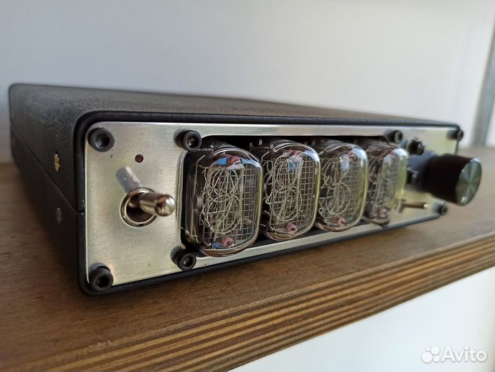 Стерео FM Ресивер Nixie на лампах ин-12