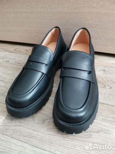 Лоферы новые р. 37
