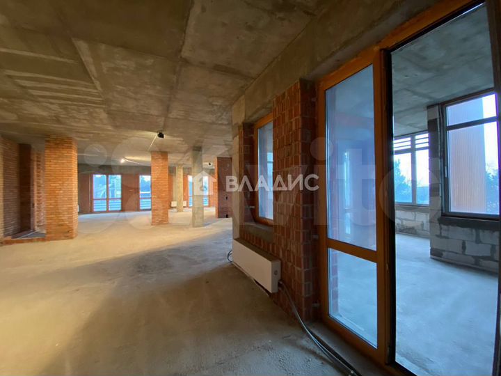 4-к. квартира, 236 м², 2/5 эт.