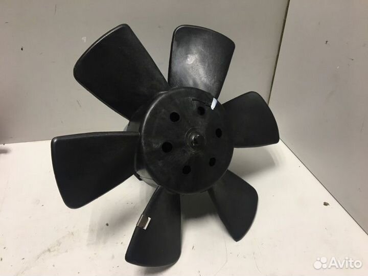 Вентилятор радиатора Volkswagen Passat B3