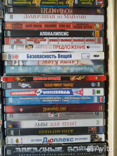 Фильмы и проигрыватель -двд.70