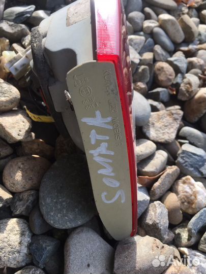 Hyundai Sonata YF фонарь задний с крышки правый