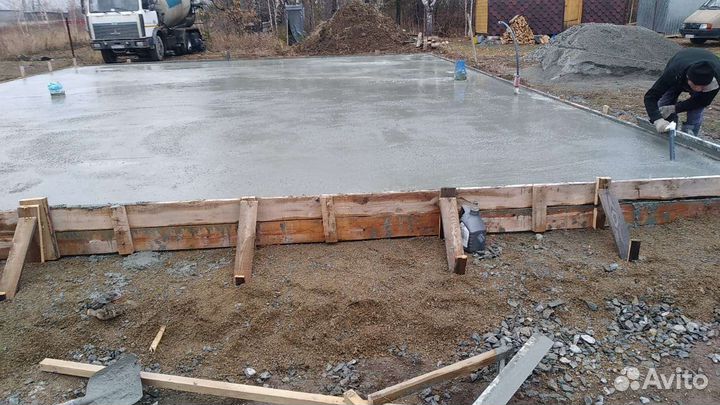 Бригада строителей