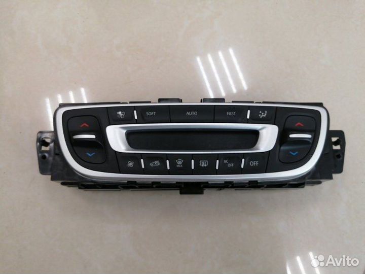 Блок управления климат-контролем Renault Fluence