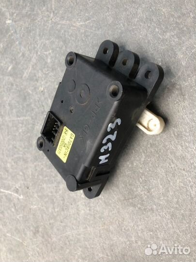 Сервопривод печки Mazda 323 BA Z5DE 1995