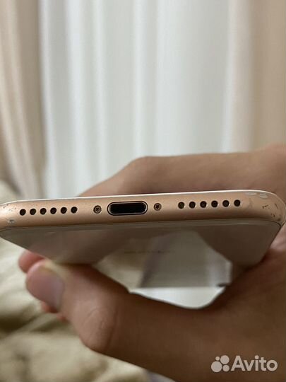 Телефон iPhone 8 64 gb