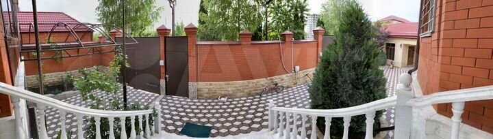 Коттедж 370 м² на участке 7 сот.