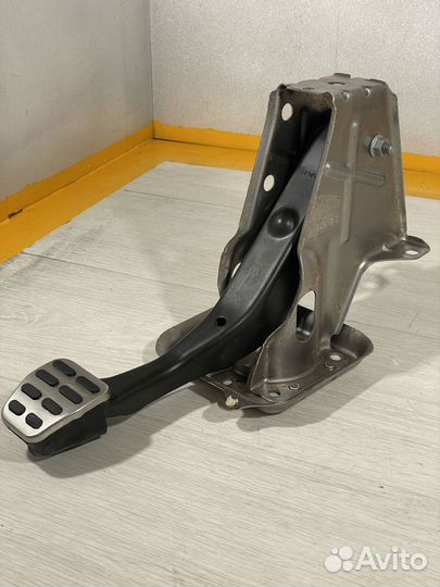 Педаль тормоза VW Passat cc