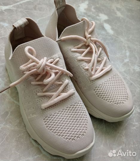 Кроссовки женские 36 размер