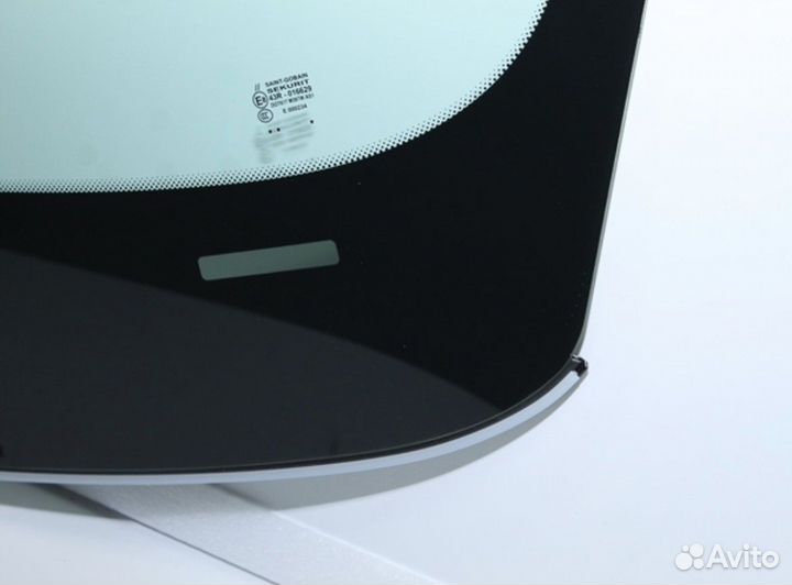 Лобовое стекло BMW i8