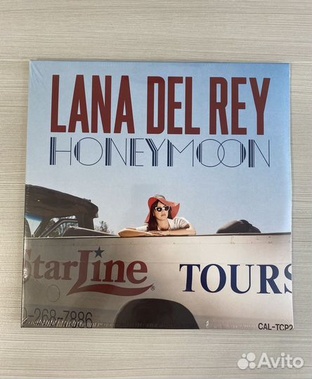 Lana DEL REY - honeymoon