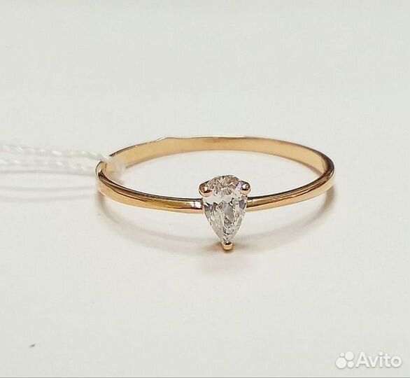 Кольцо с синтетическим камнем Золото