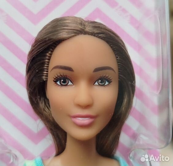 Кукла Barbie базовая