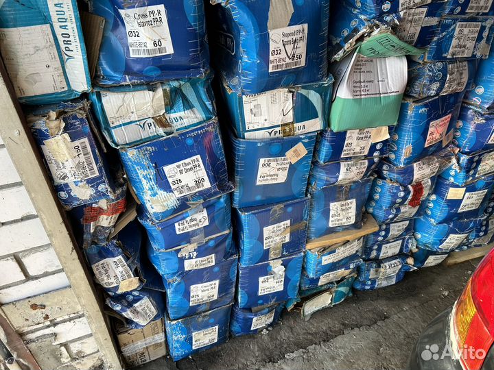 Пластиковые комплектующие для сантехнических нужд