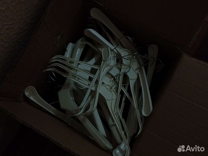 Плечики пластик