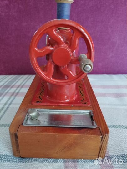 Детская швейная машинка СССР