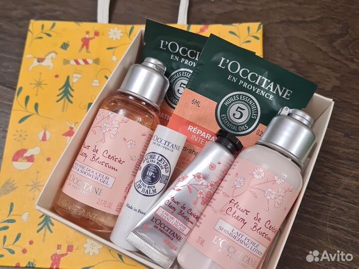 Набор косметики L'occitane Вишневый цвет