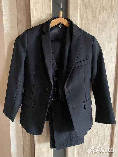 Продам школьный костюм для мальчика