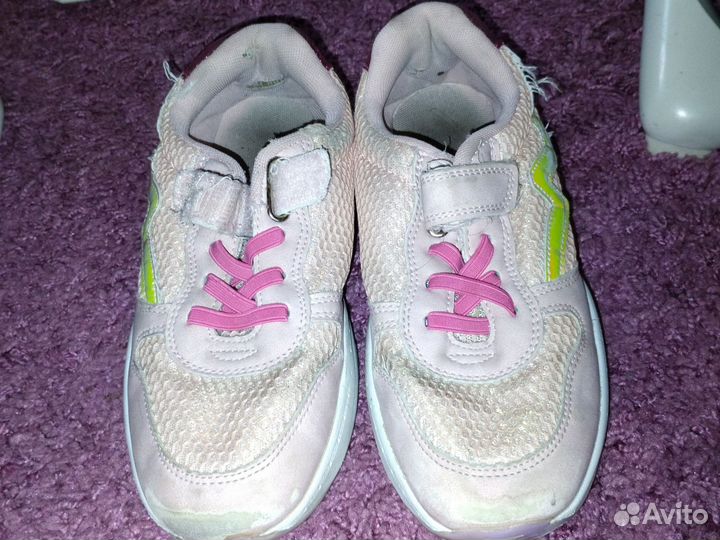 Кроссовки женские