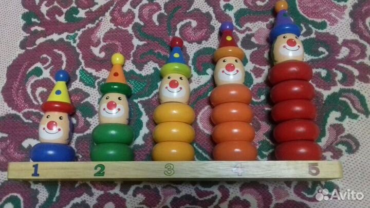 Пирамидка-клоуны