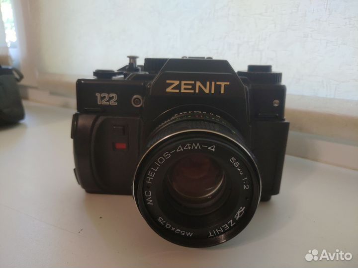 Коллекция плёночных фотоаппаратов Zenit (СССР)