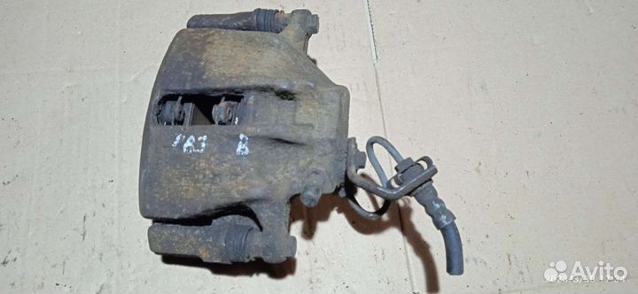 Суппорт передний левый passat b3 под вент. диск