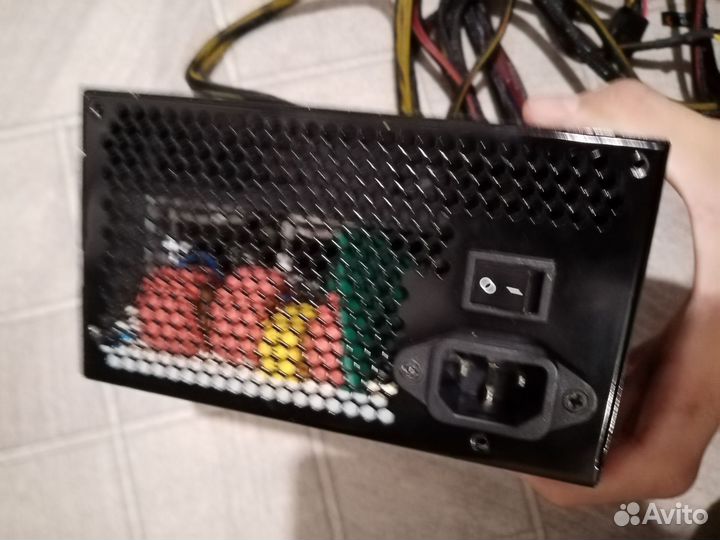 Блок питания thermaltake 700 Ватт