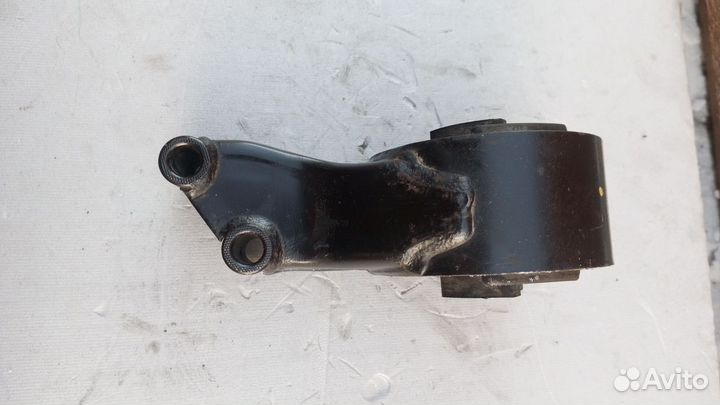 Опора двигателя задняя GM 13248630