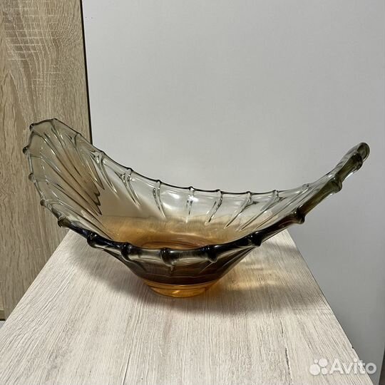 Ваза ладья коричневое стекло