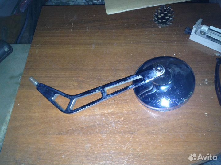 Зеркало заднего вида с гравировкой