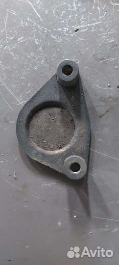 Кронштейн двигателя Nissan Skyline v35