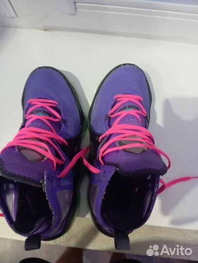 Баскетбольные кроссовки