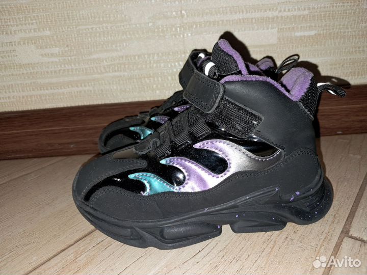 Кроссовки для девочки