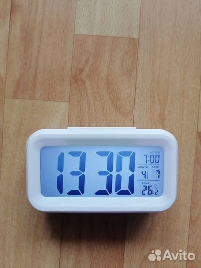 Часы электронные настольные