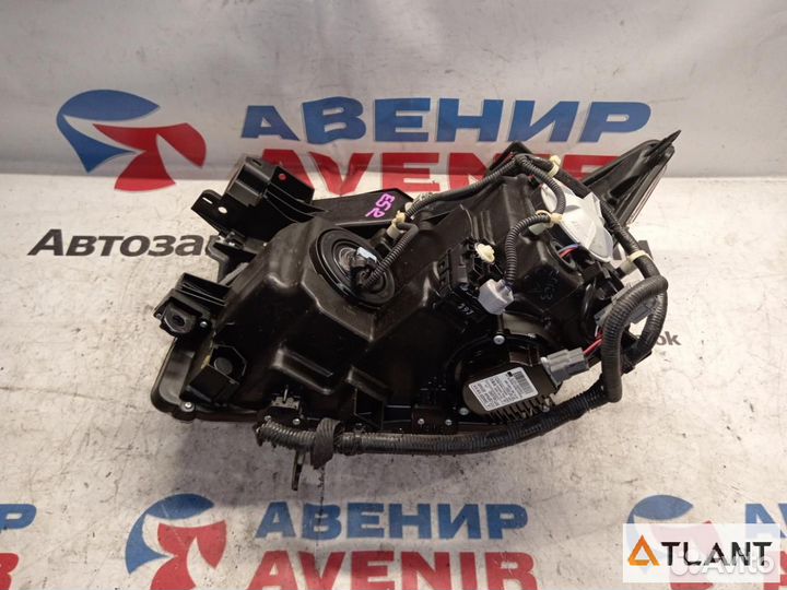 Фара передняя правая nissan elgrand