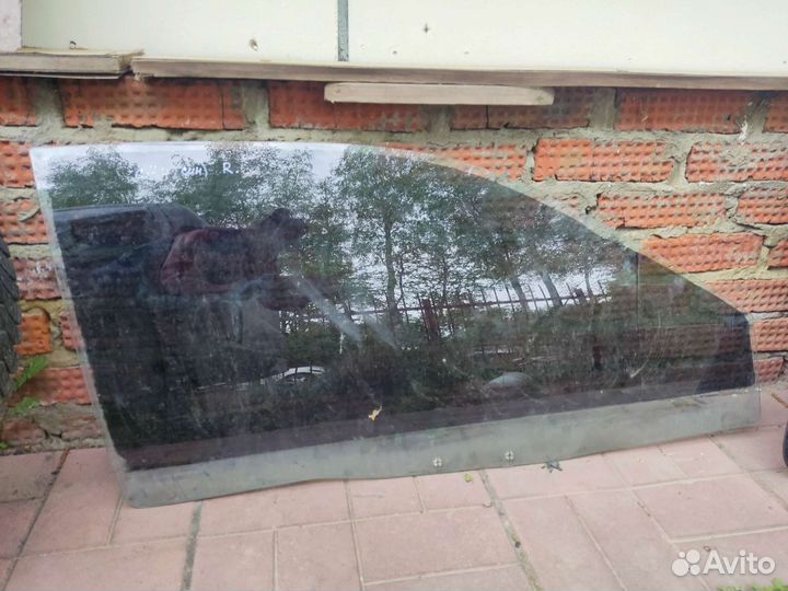 Стекло переднее правое Mitsubishi Colt 4 1992-1996