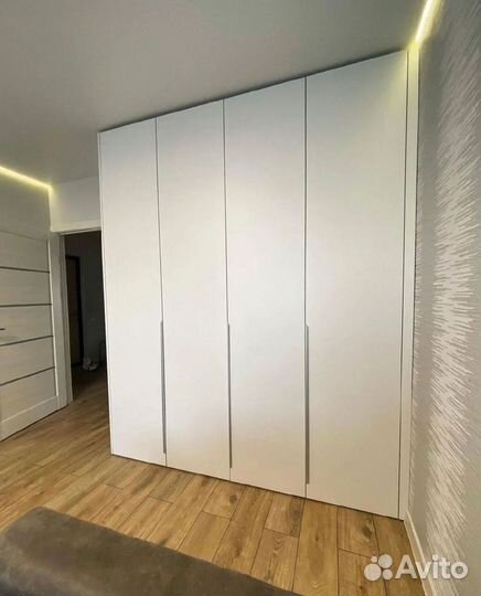 Шкаф распашной в стиле IKEA