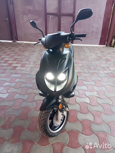 Скутер омакс