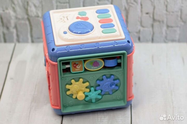 Бизикуб новый Развивающие игрушки