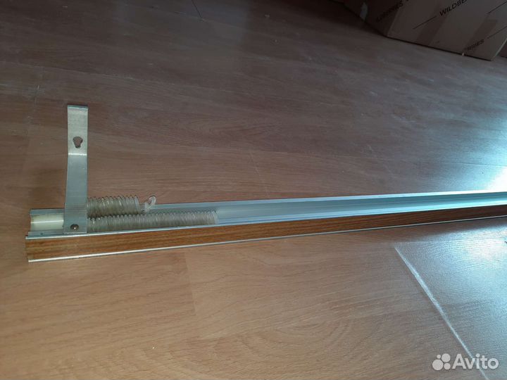 Карниз настенный