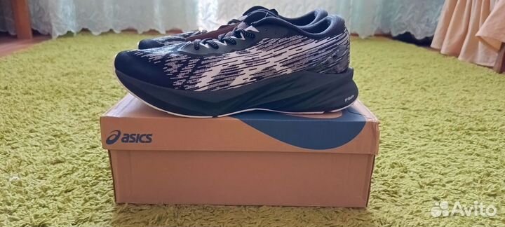 Кроссовки беговые Asics Novablast 3