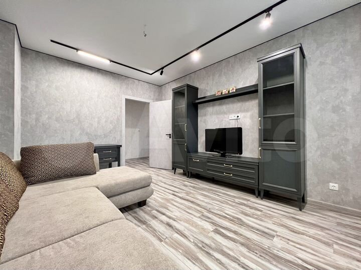 3-к. квартира, 90 м², 3/13 эт.